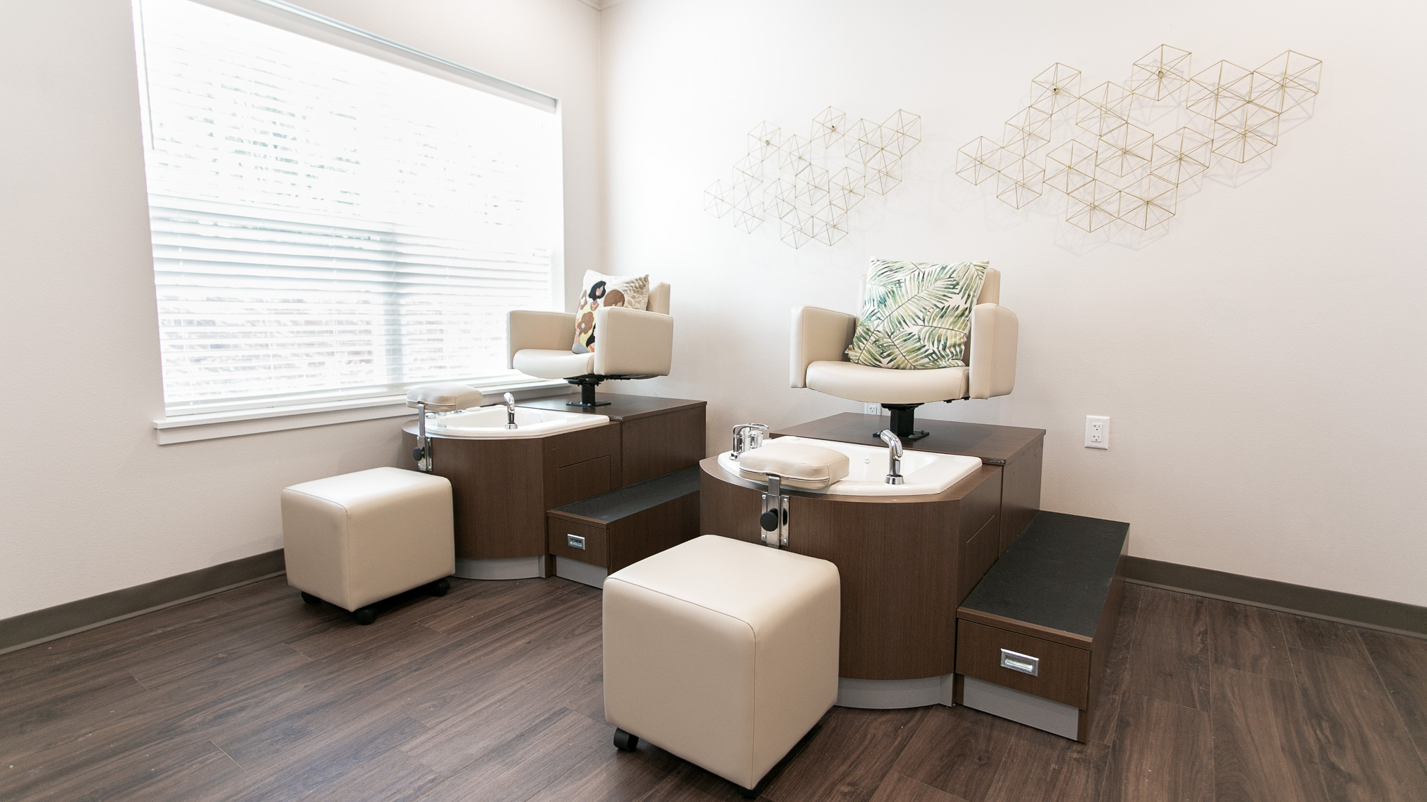 Sycamore Ridge - Salon