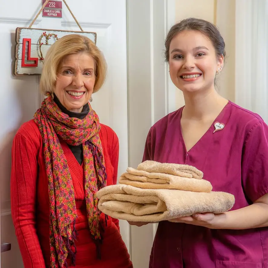 Sycamore Ridge women given towels to women